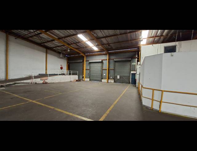 1,934M² WAREHOUSE TO LET IN SPRINGFIELD PARK